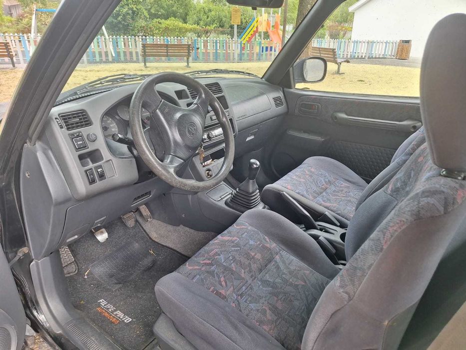 Toyota RAV4 2.0 4x4 – 1998 – 202.500 km – AC – Preto