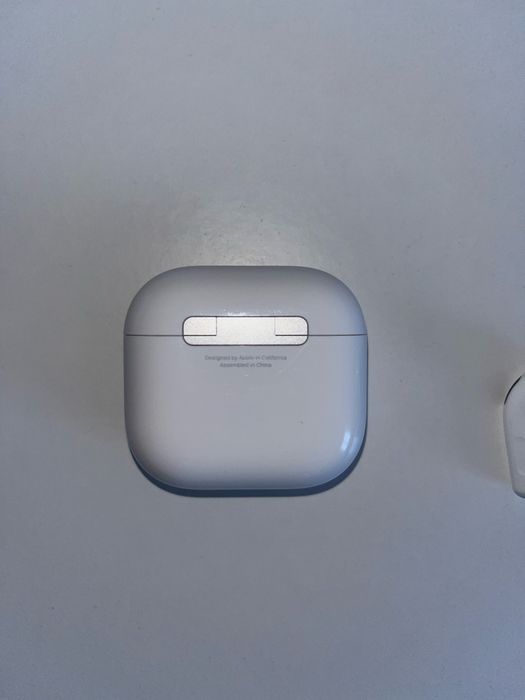 AirPods 4 com Cancelamento Ativo de Ruído (ANC) — Originais
