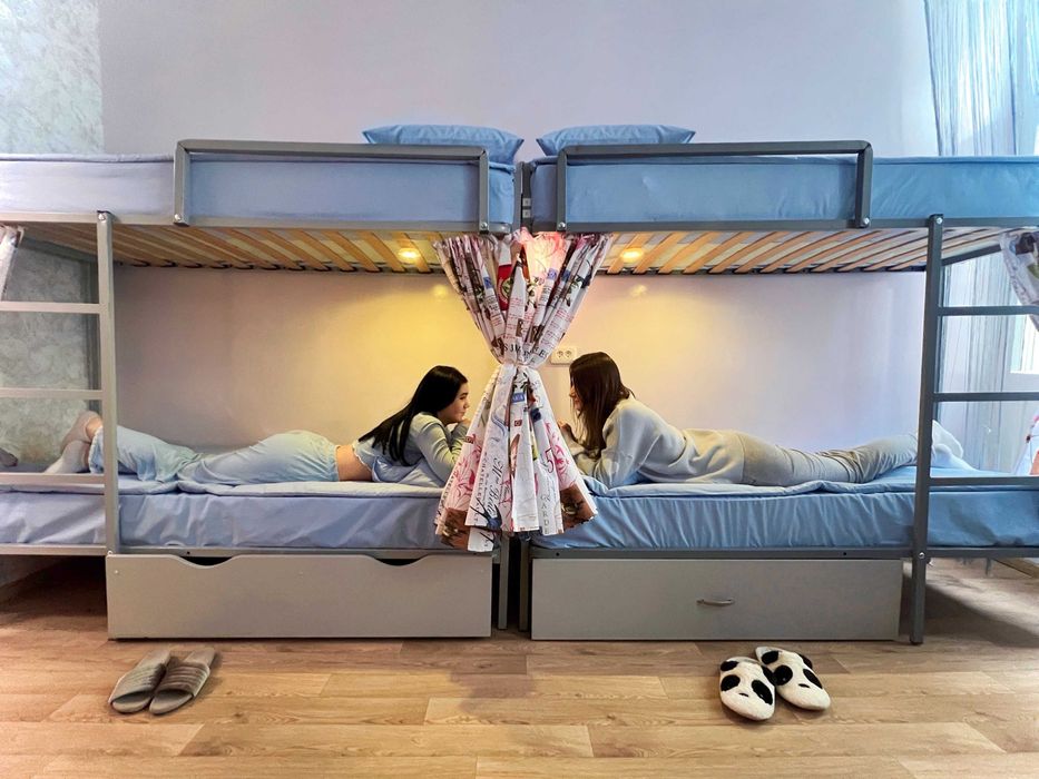 Новий Хостел біля ЖД | Комфортний та теплий простір для гостей!