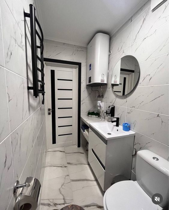 Будиночок в Карпатах B&W