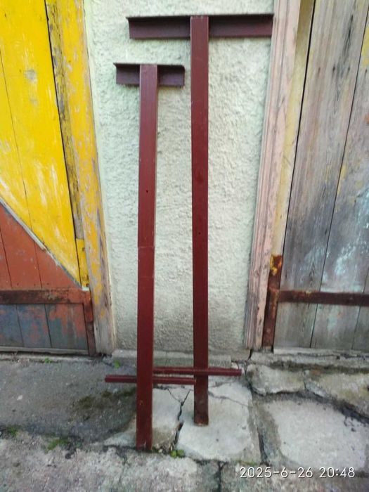 Стійки для стаціонарного столика та лавочки