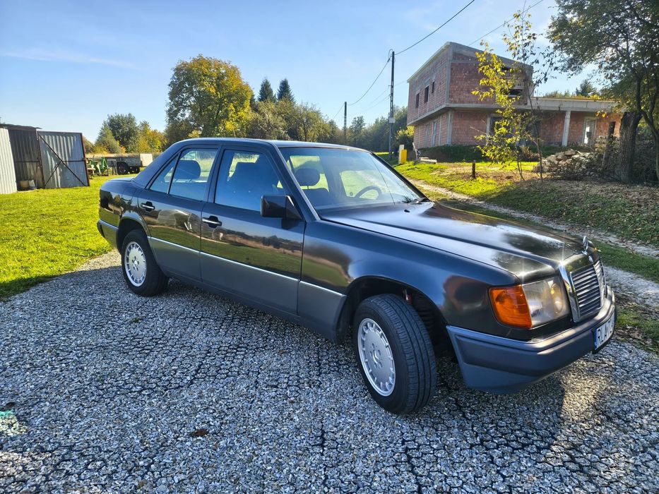 Mercedes-Benz W124