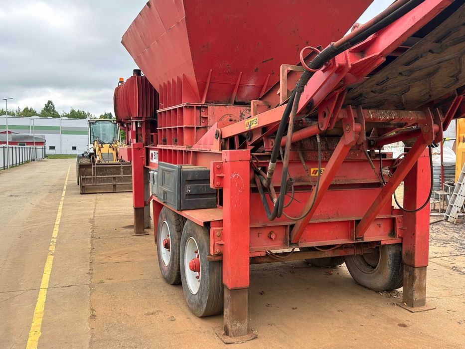 Kruszarka EXTEC Caterpillar