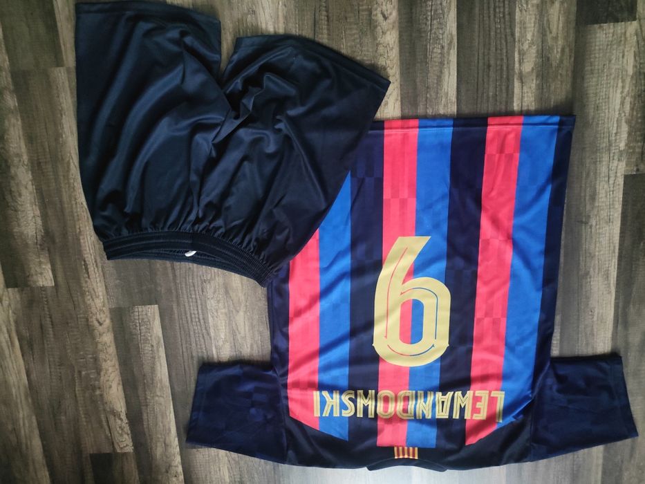 Nowy zestaw koszulka + spodenki LEWANDOWSKI