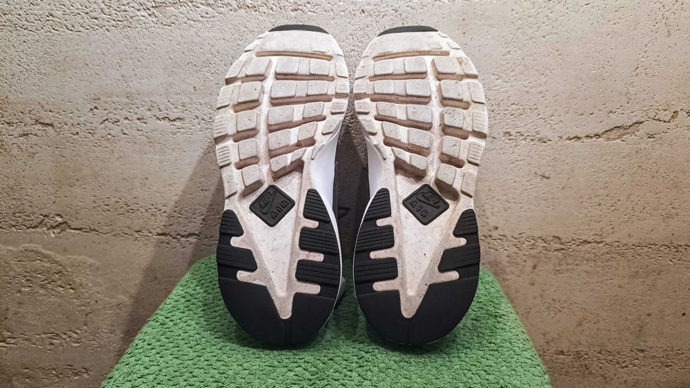 Męskie sneakersy NIKE AIR HUARACHE RUN ULTRA r.42,5 stan bardzo dobry