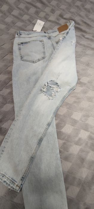 Zara jeans o kroju skinny fit z rozdarciami rozmiar 44