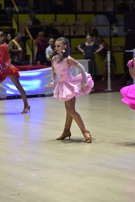 Сукня на латиноамериканську програму