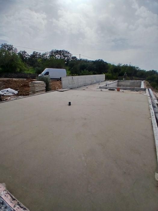 Betonilhas e betao com helecoptro