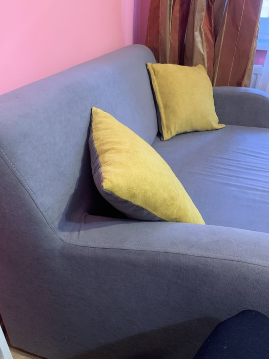 Розкладний мʼякий диван