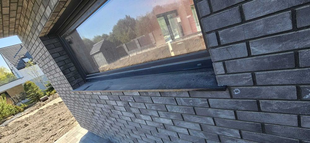 Parapet granitowy czarny 2.5 m x 25 cm