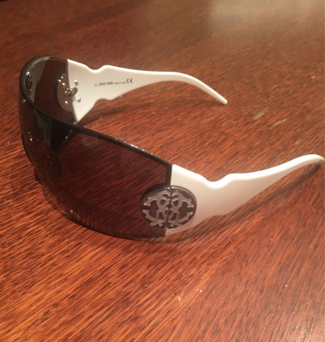 Солнцезащитные очки Roberto Cavalli