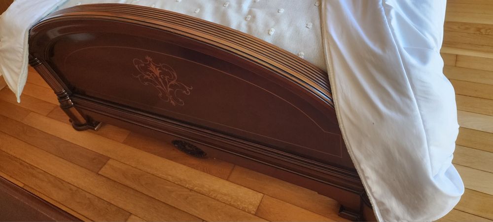 Quarto completo em madeira maciça de cerejeira – Excelente estado