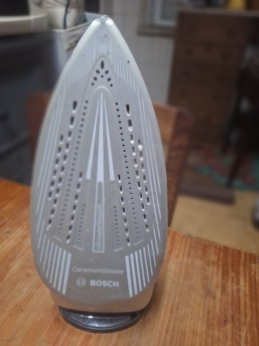 Ferro de engomar Bosh Sensixx'x 3200W