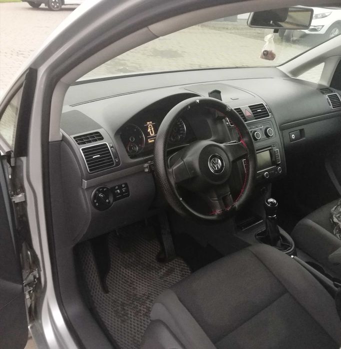 Фольксваген Тоуран