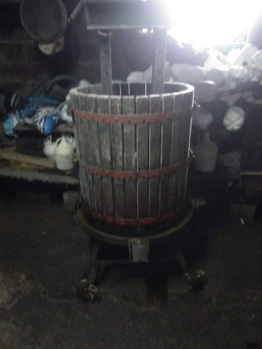 Cubas e prensa das uvas