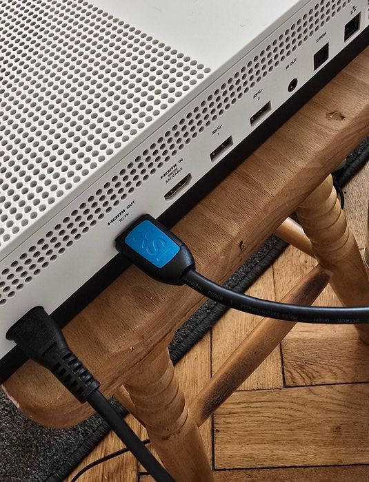 Xbox one S(1TB) mało używany