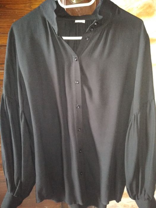 Bluzka damska  44 nowa  bufiaste rękawy czarna