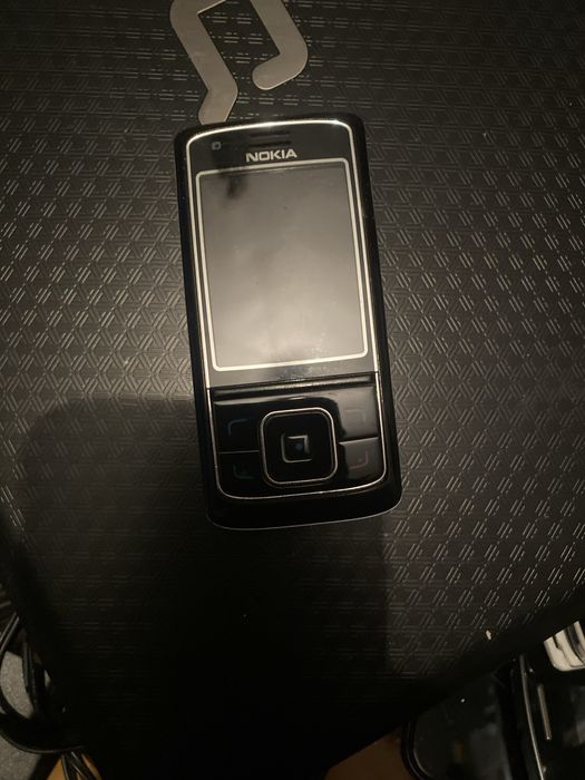 Varios telemoveis antigos