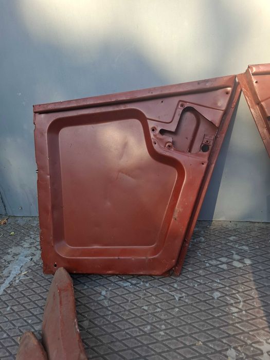 продам двери уаз 469