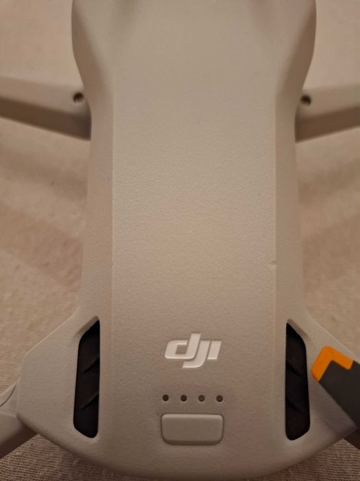 Dron dji mini 3 display unit