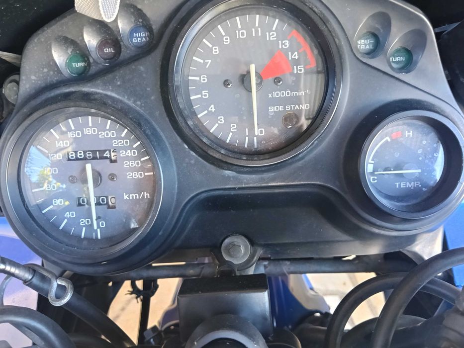 Moto cbr 600 F2.
