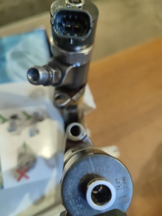 Форсунка дизель  ​​bosch 1.6tdci 16v ford focus.c max. ii 04-11 Berlin