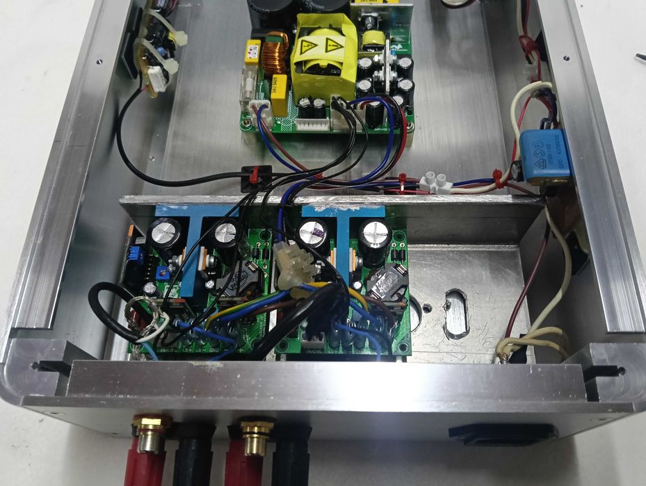 Amplificador com modulos Hypex de class D