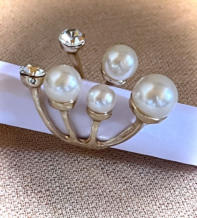 Przepiękny regulowany pierścionek