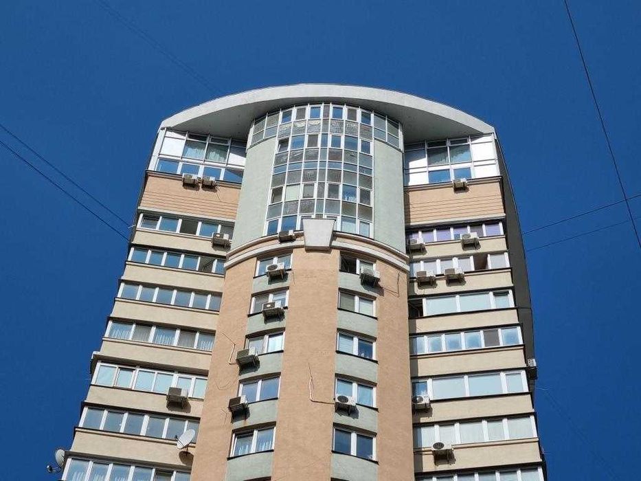 Оренда унікальної видової квартири 260 кв.м. Раїси Окіпної 10а