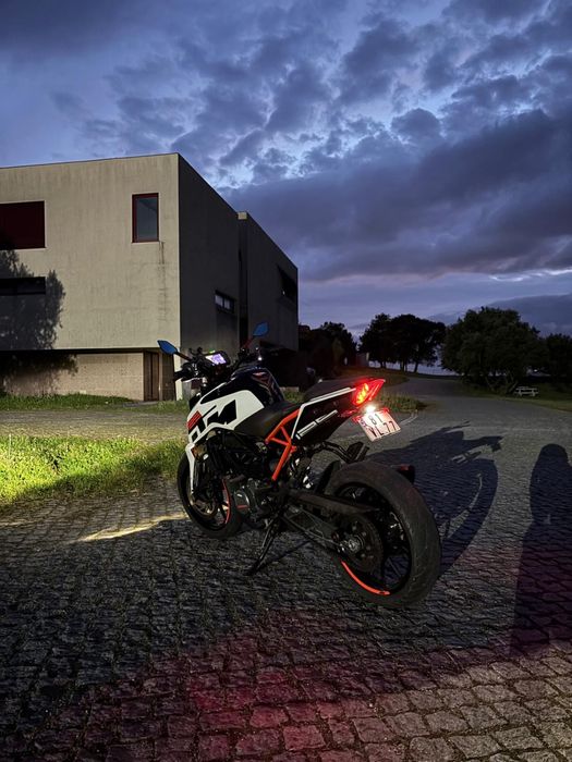 Ktm duke  125