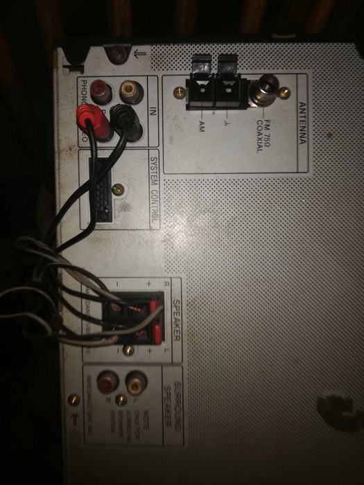 Wieża Sony  model STR- D209 6 elementów + 4 glosniki