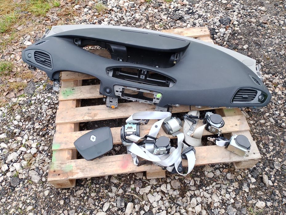 Deska rozdzielcza Scenic 3 pasy białe z wersji BOSE kokpit poduszka