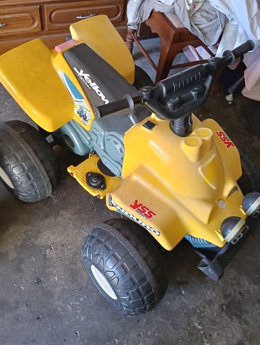 Moto quatro criança