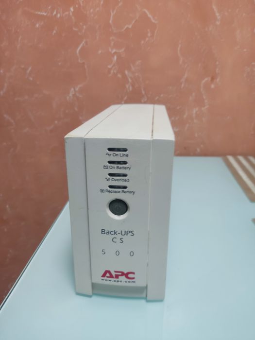 ИБП APC  Back-UPS CS Источник бесперебойного питания с защитой