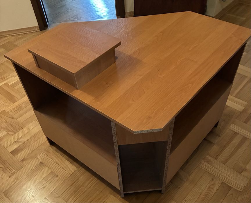 Biurko narożne (pod komputer stacjonarny)
