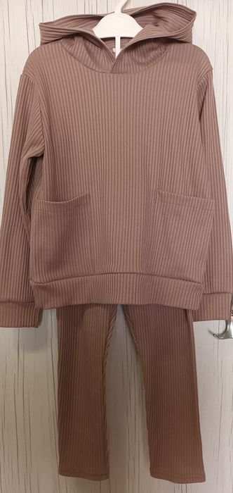 Костюм для дівчинки