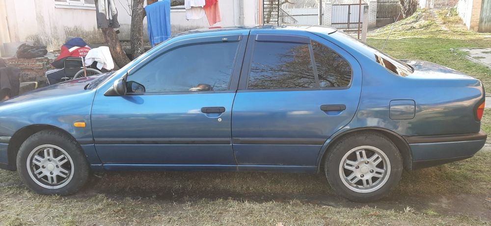 Nissan primera 1990