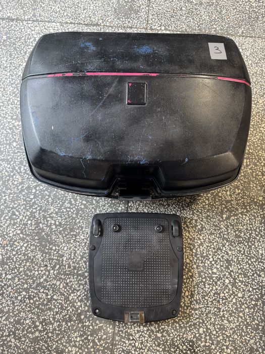 Kufer centralny GIVI + plyta