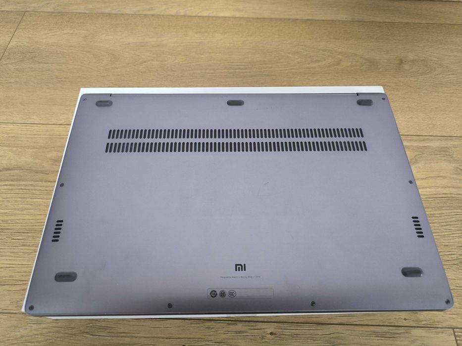 Xiaomi Mi Notebook Pro 15.6 Intel Core i7 4.0GHz 16GB RAM 256GB SSD