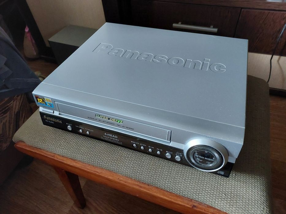 Видеомагнитофон Panasonic (на детали)