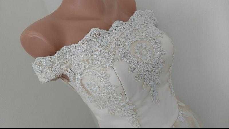 Винтажное свадебное платье миди в стиле 50х пин-ап кремовое капучино S