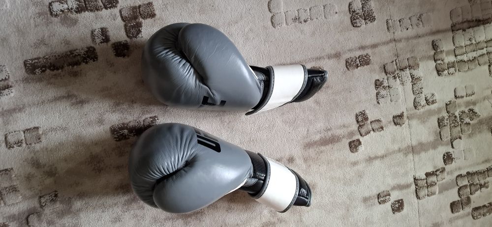Боксерскі рукавиці UFC