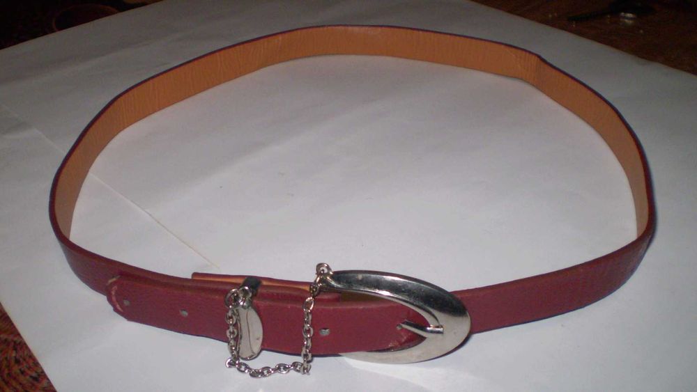 Пояса для одежды разные кожа,кашемир,атлас.Ремешки для часов.Недорого.