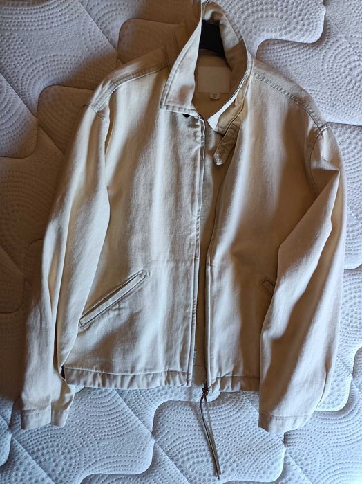 Blusão areia/creme Pull and Bear novo.