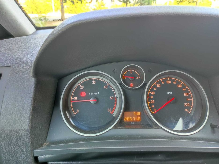 Opel zafira 2011