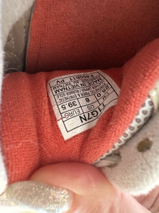 кросівки Asics; 39,5 розмір