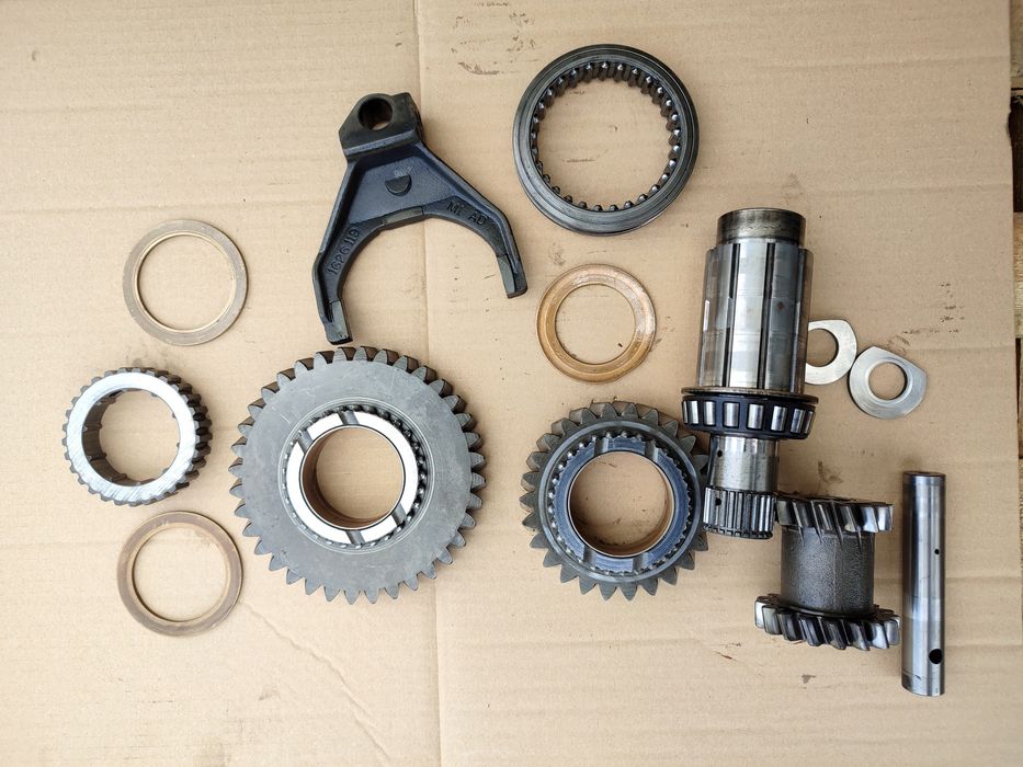 Rewers ,koła zębate Massey Ferguson 2620,2625,2640,2645,2675,2680,2720