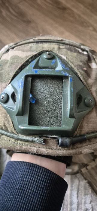 Шолом тактичний.