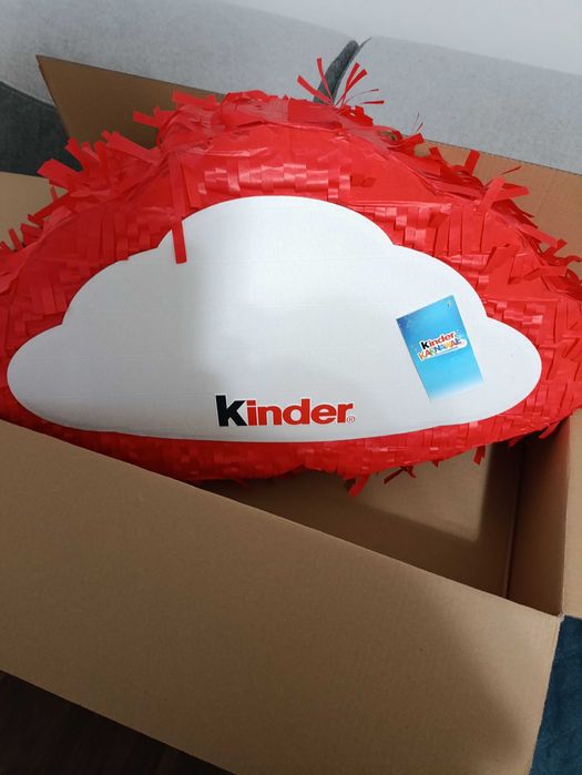 Piniata kinder chmurka ze słodyczami