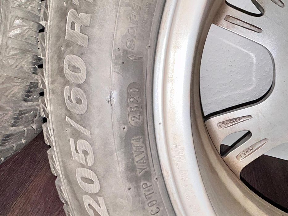 Alufelgi Hyundai  205/60 16 opony zimowe